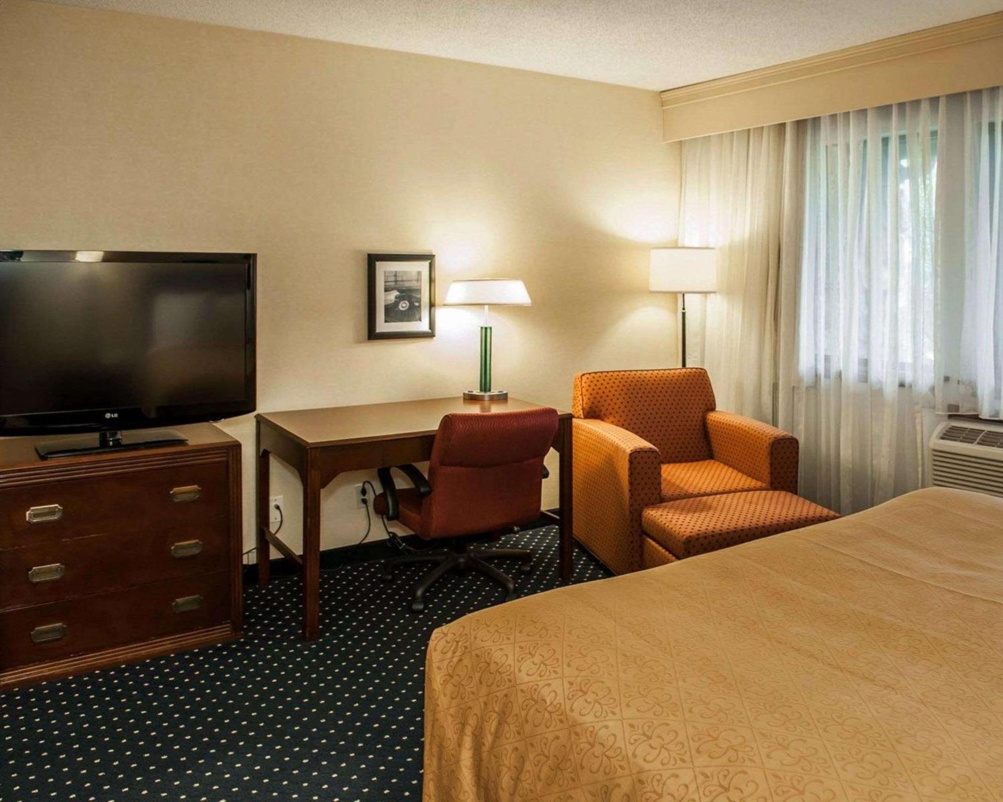 Quality Inn & Suites Goshen Buitenkant foto