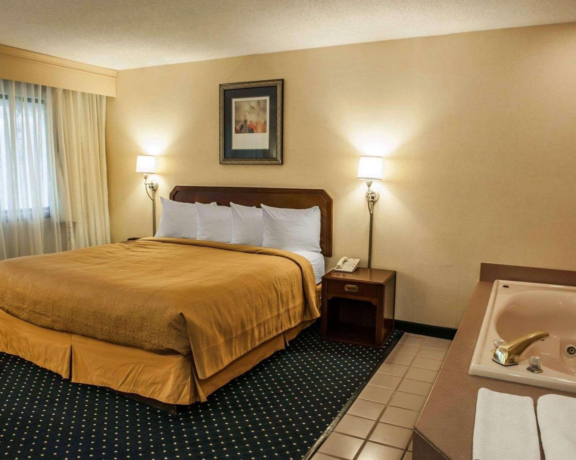 Quality Inn & Suites Goshen Buitenkant foto