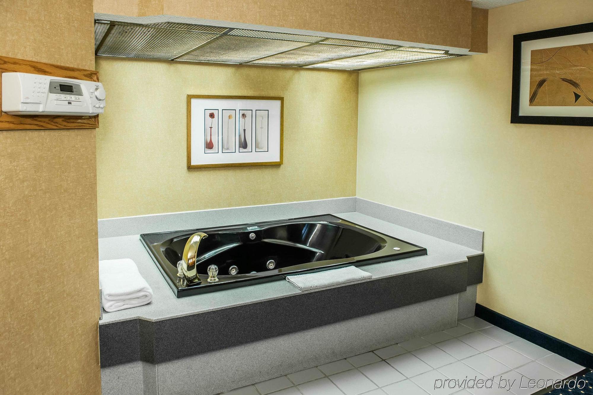 Quality Inn & Suites Goshen Buitenkant foto